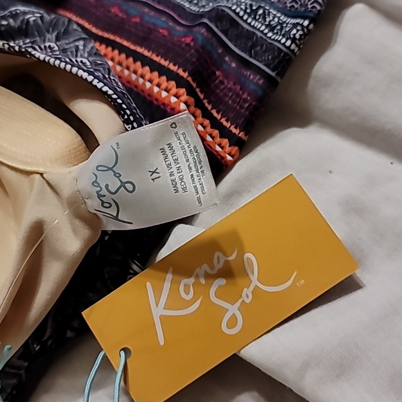 NWT Plus Size Tankini Pull On Athletic Tank Built in bra swim top - Picture 4 of 7